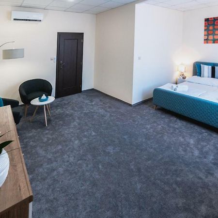 Apartmány na Bašte Levice Esterno foto