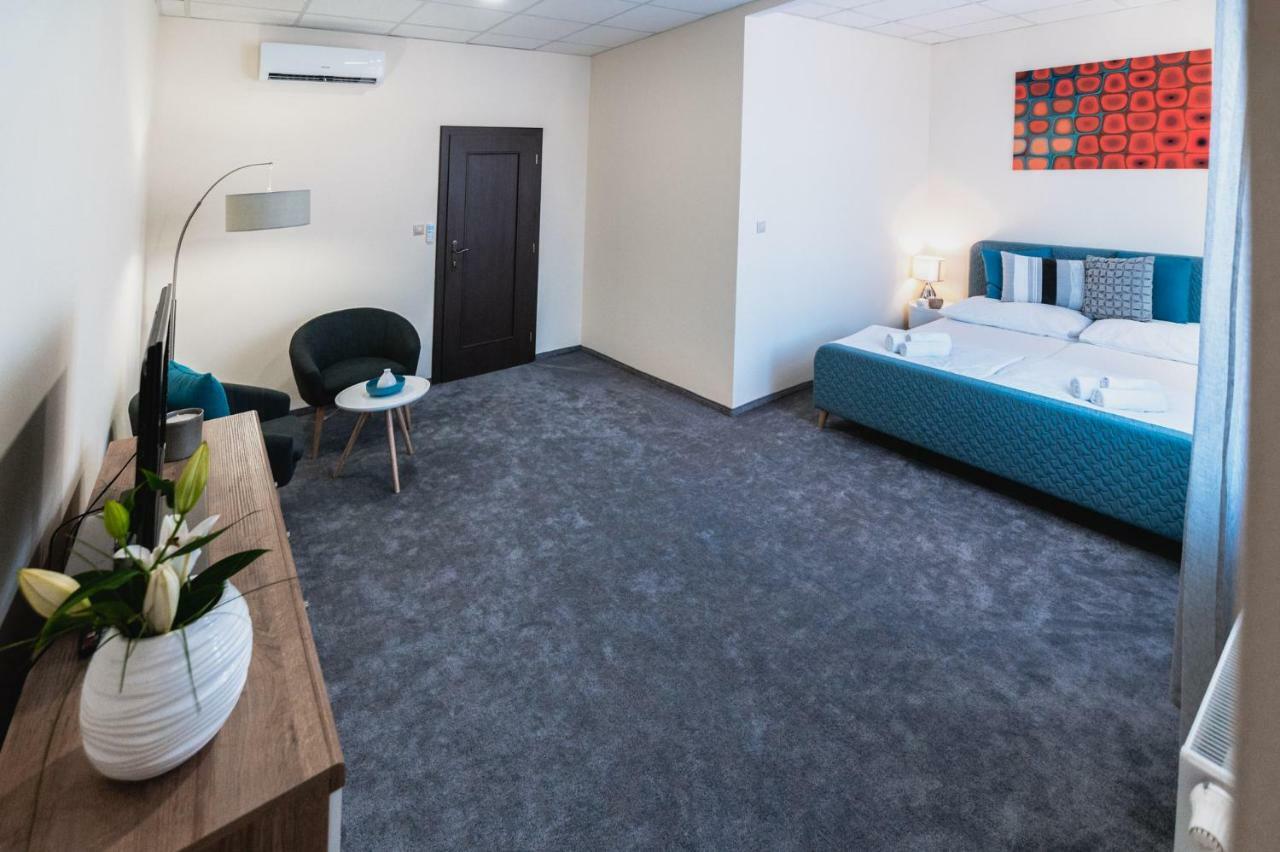 Apartmány na Bašte Levice Esterno foto