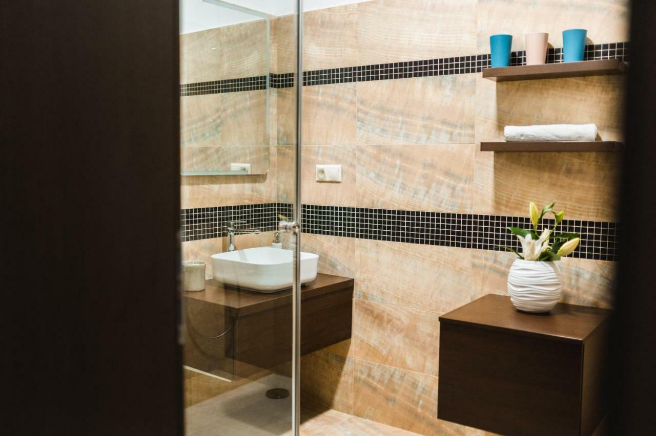 Apartmány na Bašte Levice Esterno foto